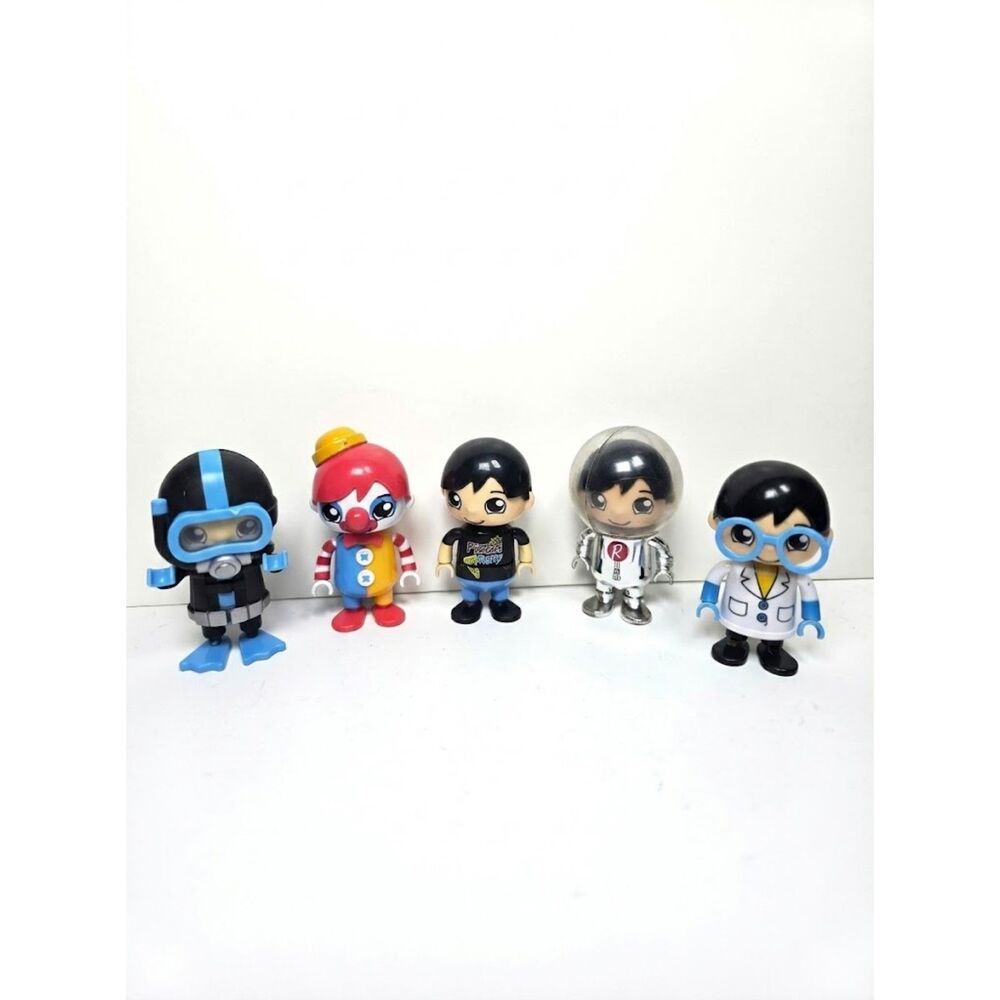 Ryan's World Figures Bonkers Toys 5 Mini Figures Astronaut Clown Diver Doctor